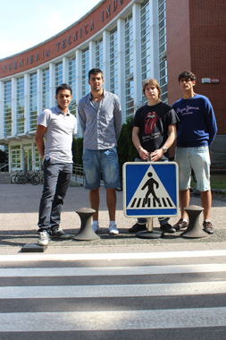 De izquierda a derecha, los estudiantes de Ingeniera Ricardo Yepes, Jon Saenz, Rubn Bcares y Jon Ander Ortega