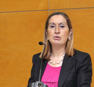 Ana Pastor, ministra de Industria