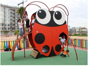 Parque infantil fabricado por Entorno Urbano