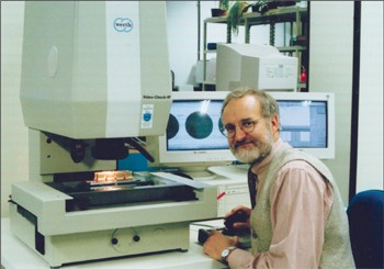 El doctor Trapet en el laboratorio de Unimetrik