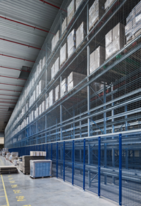 The solution provided by SSI Schaefer consists of a shelf of two halls of double bottom with 3.732 locations in total...