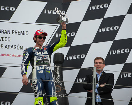 Valentino Rossi, piloto del Team Yamaha Factory Racing, y Lorenzo Sistino, presidente de la marca Iveco