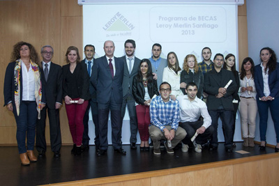 Integrantes del Programa de Becas Leroy Merlin en Santiago de Compostela, 8 alumnos universitarios y 6 de Formacin Profesional. Foto: Xoan Crespo...