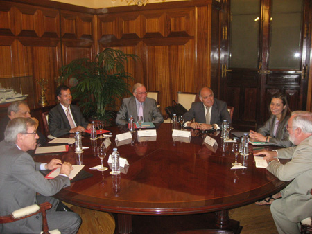 Reunin que mantuvieron los directivos de la Agrupacin con al ministro Arias Caete