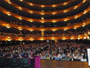 Este el aspecto de la platea del teatro del Liceo el d�a de la inauguraci�n de IFAC�02