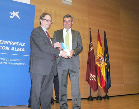 Paco Snchez fue el encargado de recoger el premio 'Incorpora' de Francisco Aragn otorgado por La Caixa