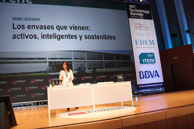 Mercedes Hortal destac en su intervencin tres particularidades en los nuevos envases: actividad, inteligencia y sostenibilidad...
