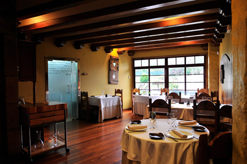 El restaurante Acio se encuentra a escasos metros de la Catedral de Santiago