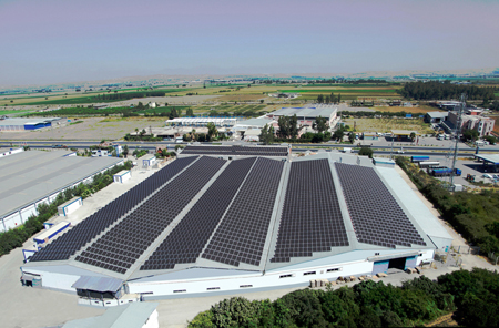Kıvan Teksti, una conocida empresa textil, expande su fbrica con una instalacin fotovoltaica de 500 kWp usando 40 inversores Fronius IG Plus...