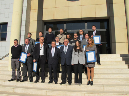 Foto de grupo tras el acto de entrega de los 11 certificados DAP a empresas azulejeras