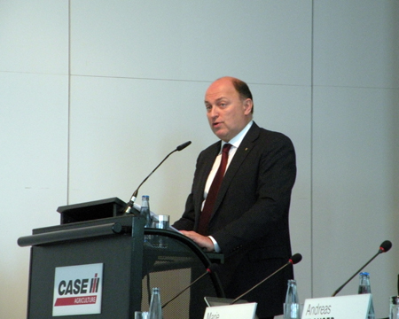 Andreas Klauser, presidente de Case IH Agricultural Equipment, durante la presentacin ante la prensa internacional