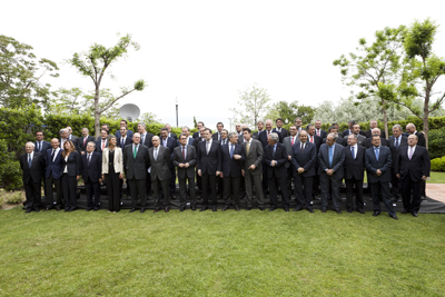 Foto de familia del encuentro del Sector de la Automocin 2013 con los miembros del Gobierno