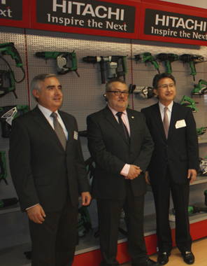 De izquierda a derecha, Xavier Graells, director senior de Hitachi Power Tools Ibrica, Toni Arenas...