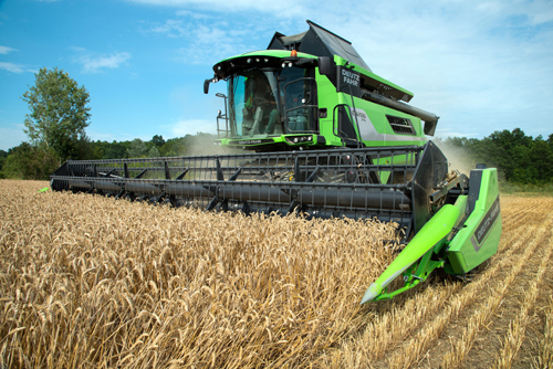 Las nuevas cosechadoras C9000 cuentan con importantes innovaciones tcnicas en el sistema de trilla y poseen una ergonoma mejorada gracias a su...