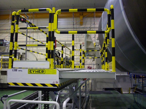 Plataforma elevadora para trabajos de aeronutica en altura de Eyher