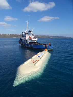 El proyecto XXL-Refresh es la versin industrial de un exitoso prototipo de contenedor modular flotante para el transporte de agua potable por el mar...
