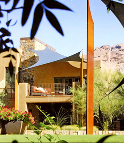 Fig.4. Hyperbolic paraboloid in a house of Arizona, EE UU. Architect Swaback Partners...