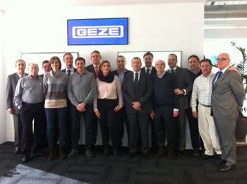 El equipo de agentes comerciales de Geze Iberia asistentes a la reunin anual de la firma