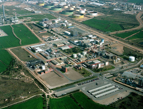 Vista area de las instalaciones de Bayer en Tarragona