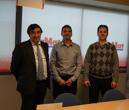 Jess M Prieto (primero por la izquierda), director general de BigMat, con los responsables de Aliazul