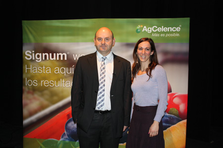 Miquel Sans, technical crop manager de BASF, junto a Nicoletta Trombini,responsable de Service and Agcelence Management de BASF...