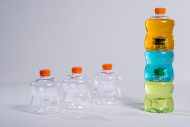 La botella del futuro: BTC Concepts enrosca tres botellas individuales entre s, formando una nueva botella...