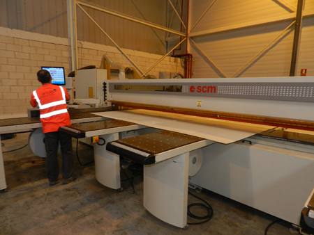 Nueva mquina de corte horizontal en las instalaciones de Antalis en Velilla de San Antonio (Madrid)