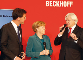 Hans Beckhoff recibe en la feria de Hanver a la canciller federal alemana Angela Merkel y a Mark Rutte, primer ministro de los Pases Bajos...