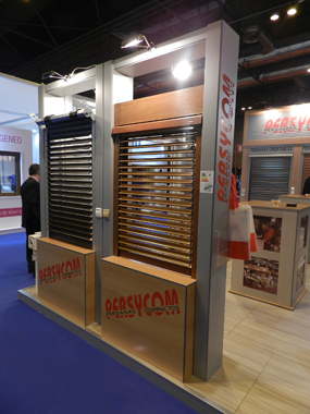Persycom Consolidates like a company of reference in the manufacture of blinds of aluminium, enclosures and his distinct accessories...