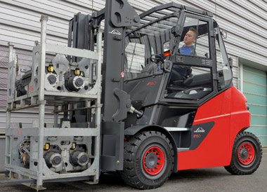 La nueva gama Linde E60 a E80 comprende cuatro modelos con capacidades de carga de 6 a 8 toneladas