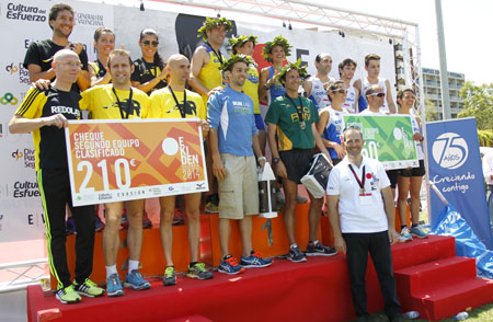 El director general de Grupo Guzmn, Fidel Garca-Guzmn Garca junto a los ganadores de la categora mixta