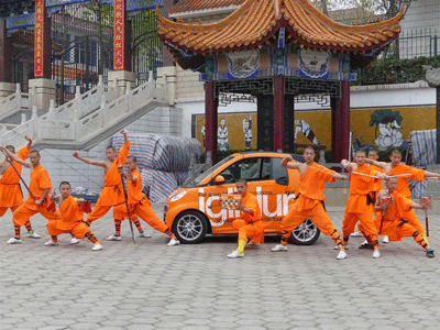El pequeo vehculo de Colonia tambin hizo parada en un monasterio Shaolin de China. (Fuente: Igus GmbH)
