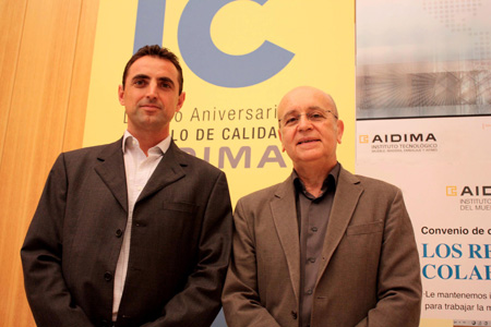 El presidente entrante, Javier Garca, a la izquierda, junto al presidente saliente, Vicent Martnez