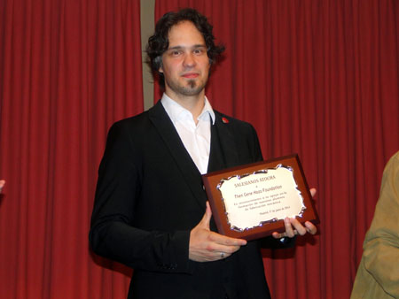 El Colegio Salesianos Atocha entreg una placa a la Fundacin Gene Haas en reconocimiento a su apoyo en la formacin de nuestros alumnos de...