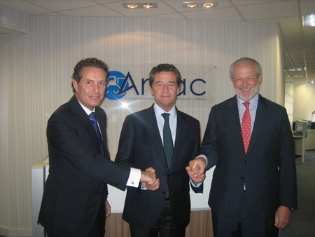 De izquierda a derecha: Rafael Prieto, Mario Armero, y Jos Luis Lpez-Schmmer