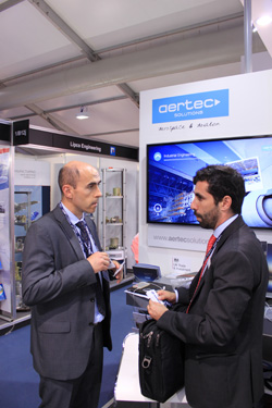 Director corporativo de Aerospace , Pedro Becerra, y director de Aertec Solutions en el Reino Unido, Pedro de Melo...
