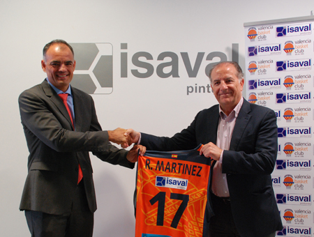 Pinturas Isaval y Valencia Basket en la firma del acuerdo para que la empresa valenciana se convierta en co-patrociandor del club taronja para las...