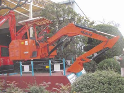 The first minidigger, the KH-1, is on display at the plant in Hirakata, the place which saw her birth in 1974