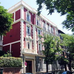 Edificio de oficinas en la calle Fernando el Santo
