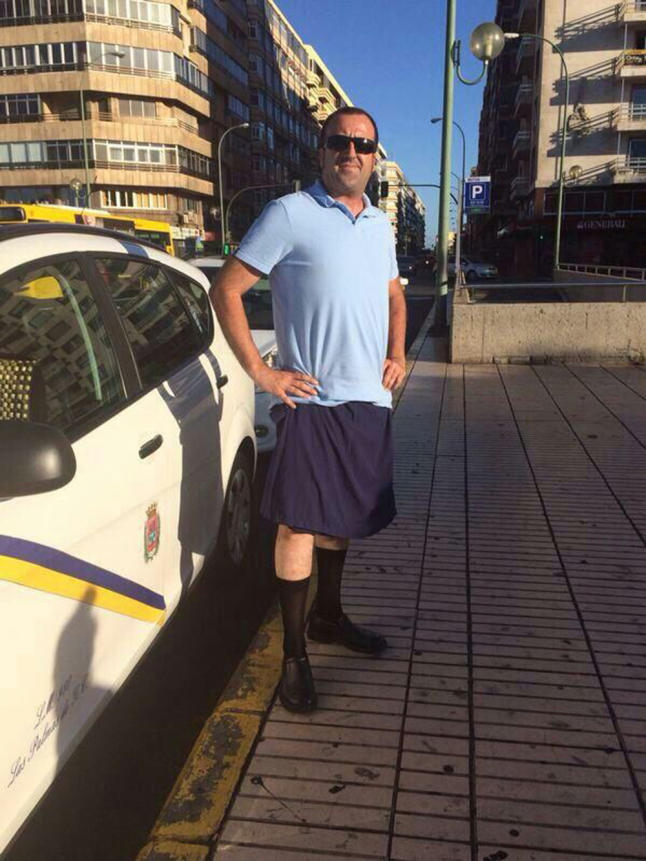 Taxistas con falda en Las Palmas