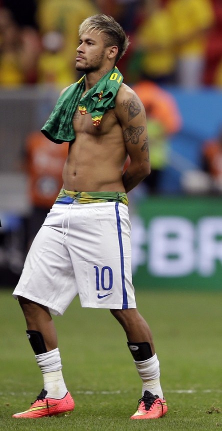 Neymar enseando la ropa interior Speedo