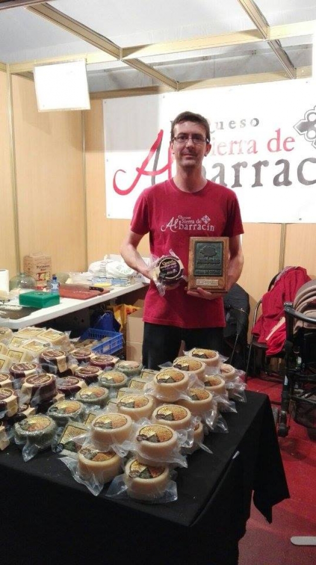QUESOS SIERRA DE ALBARRAC�N GANADOR DEL CONCURSO DE QUESOS DE LA FERIA DE OTO�O DE BIESCAS POR TERCER A�O CONSECUTIVO