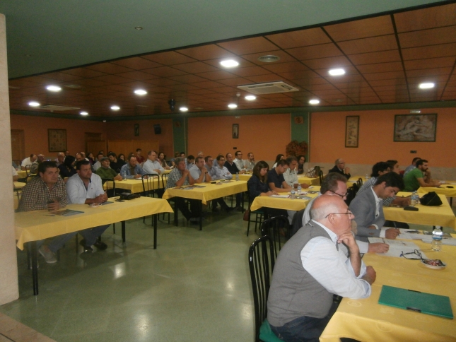 �xito del Curso de Formaci�n Ganadera organizado por ACRIMUR, al que asistieron 120 alumnos