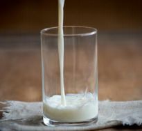 leche en vaso web
