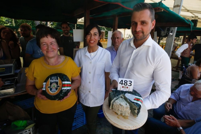 El mejor queso de Cabrales, vendido a 14.300 euros