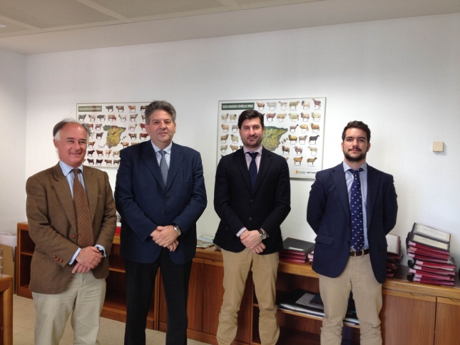 El director general de Agricultura y Ganader�a de la Comunidad de Madrid, Jos� Luis Sanz, recibi� a una representaci�n de FEAGAS
