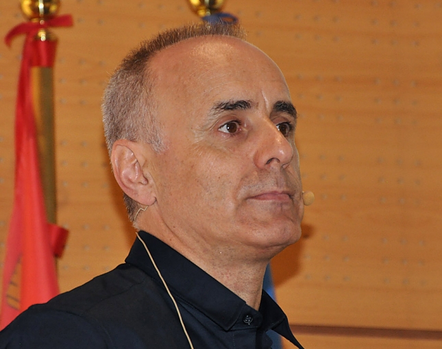 Las oportunidades que ofrece la gen�mica y los retos que plantea en la mejora productiva del ovino lechero: mitos y realidades