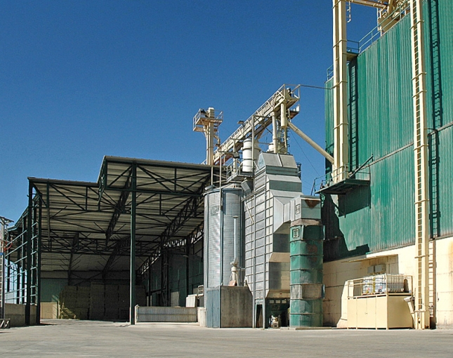 El precio de la leche de cabra en Andaluc�a baja un 26,1% desde el inicio de la crisis del sector