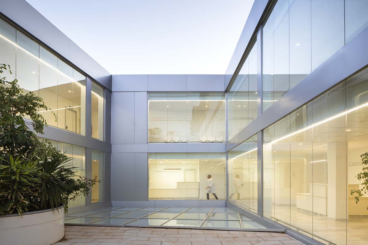 El estudio valenciano Lecoc gana el IF Design Award de arquitectura por crear el hospital oncolgico de Orn