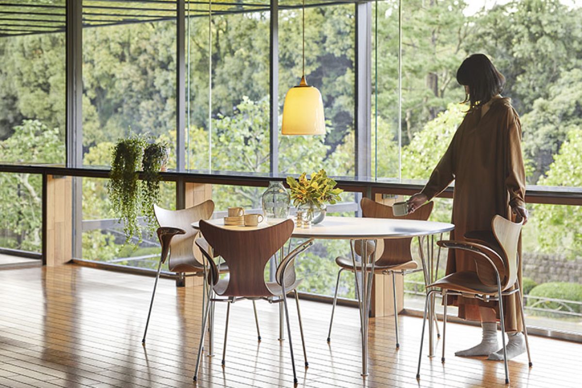 Fritz Hansen presenta la edicin especial del 50 aniversario de la lujosa silla Lily de Arne Jacobsen
